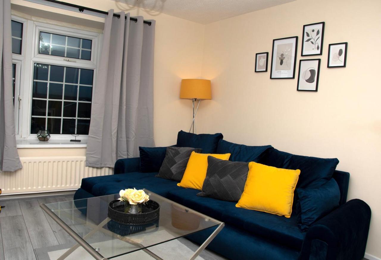 Xb Property - Comfy House Perfect For Families Contractors Relocators West Bromwich Zewnętrze zdjęcie