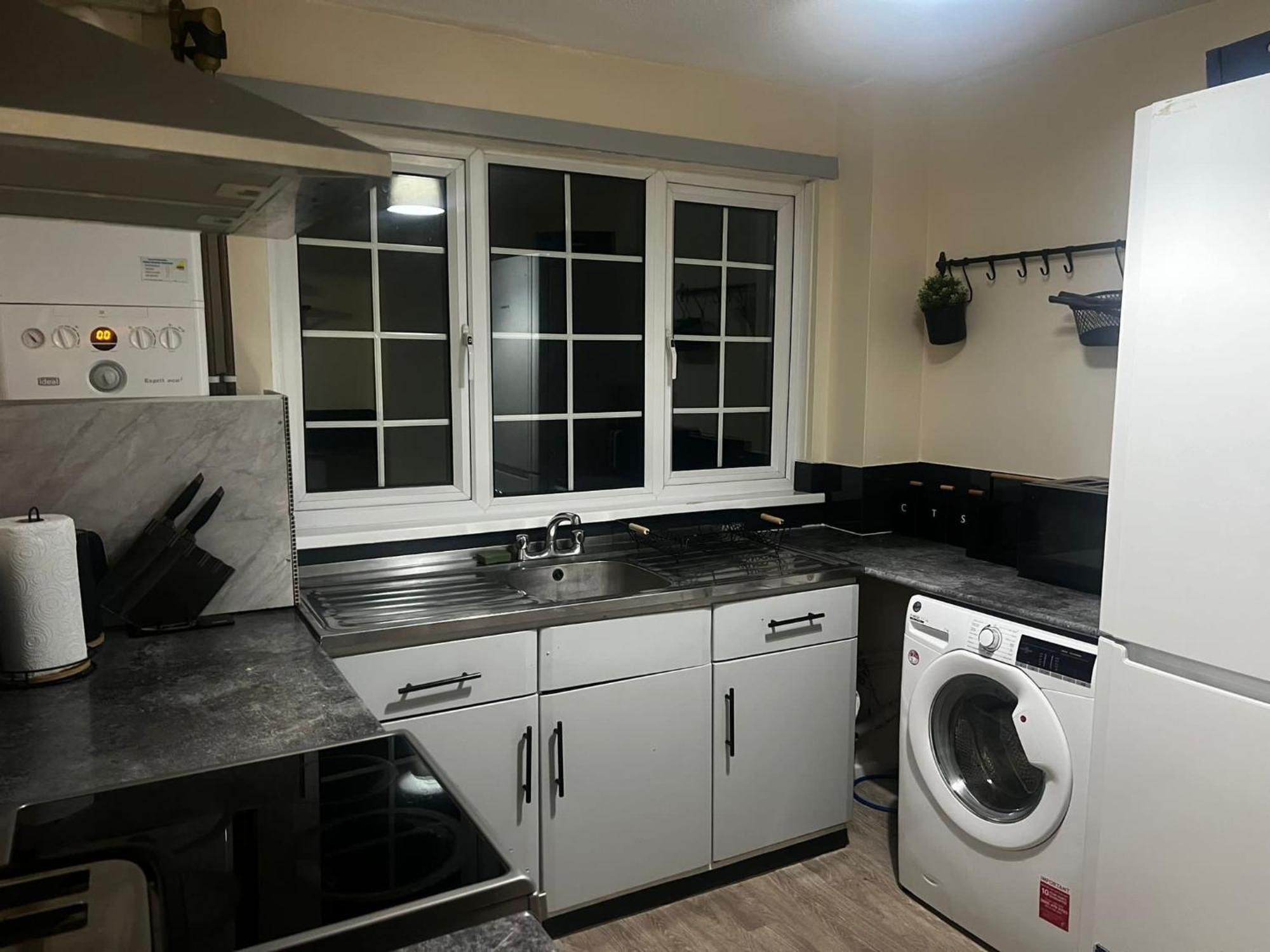 Xb Property - Comfy House Perfect For Families Contractors Relocators West Bromwich Zewnętrze zdjęcie